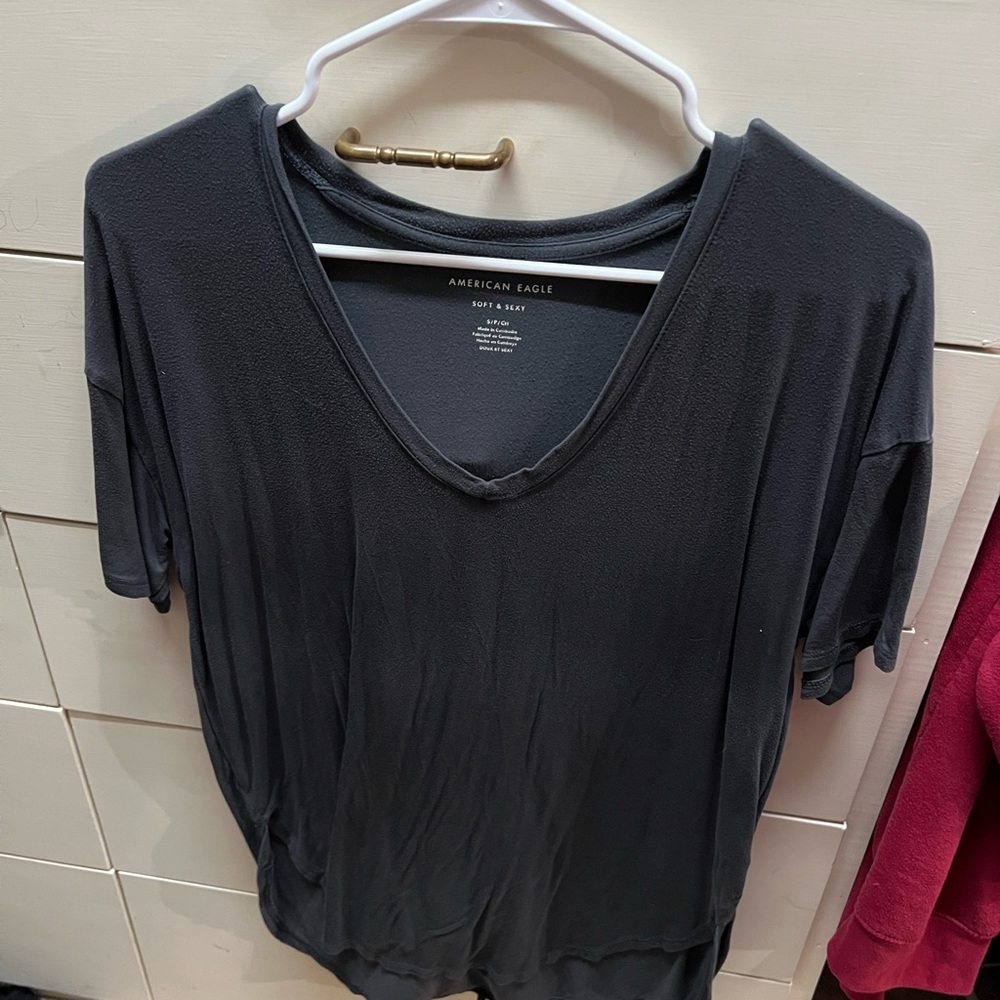 American Eagle Outfitters Black Short Sleeve Relaxed Tee